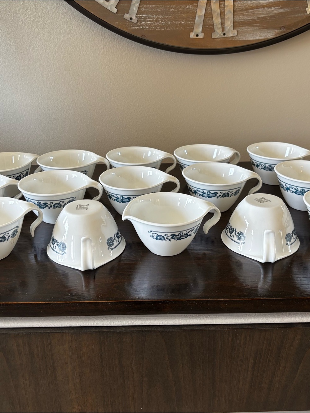 Vintage 1974 Corelle “Old Town Blue Onion” hook handle tea cup x14 & creamer cup